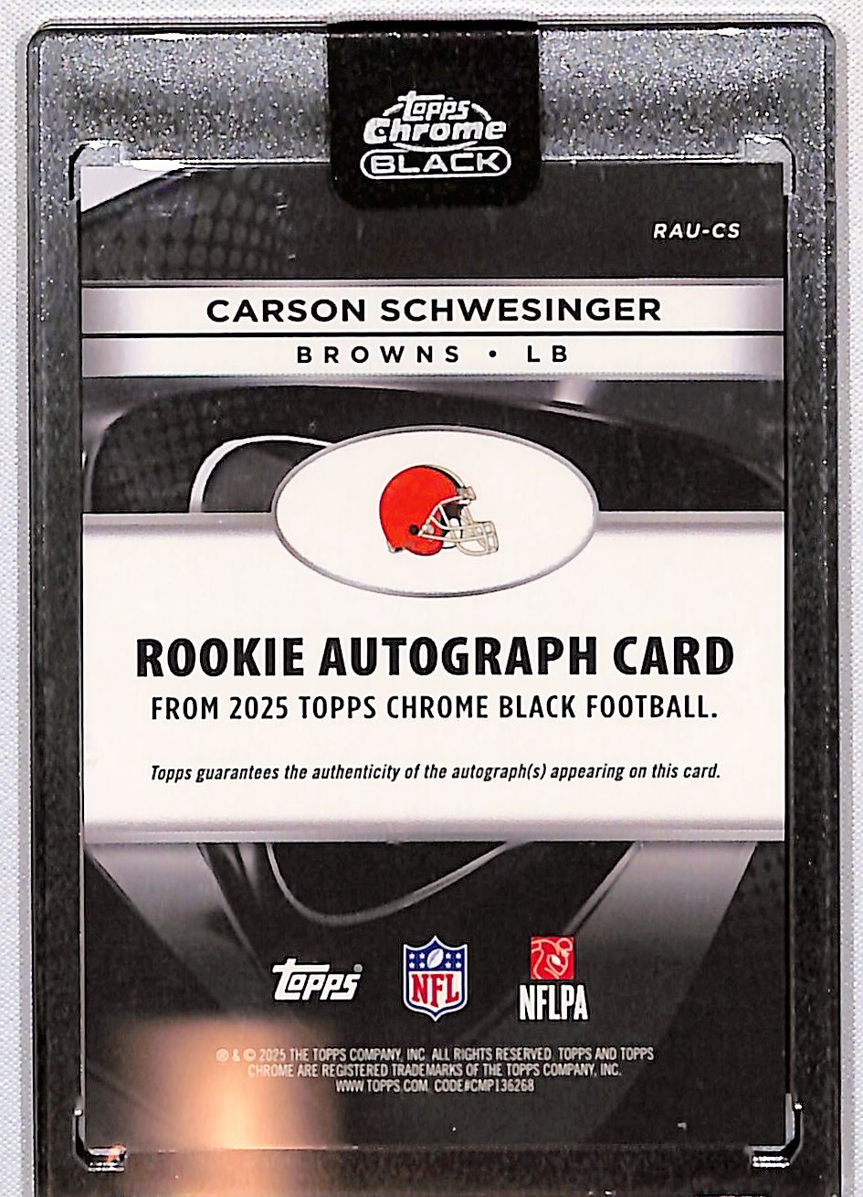 Carson Schwesinger 2025 Topps Chrome Black Rookie Autographs Gold RAU-CS #/50