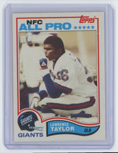 Load image into Gallery viewer, Lawrence Taylor 1982 Topps 434  S5029
