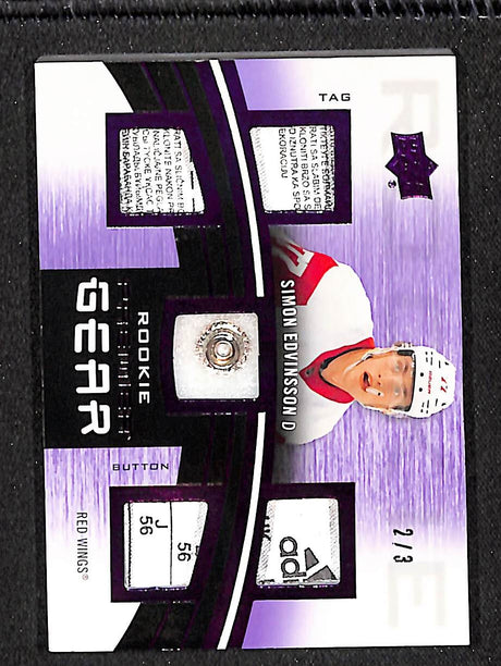 Simon Edvinsson 2023-24 Upper Deck Premier Gear Rookies Button & Tag #PGR-SE #/3
