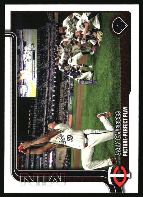 Say Cheese! Picture-Perfect Play 2025 Topps #81