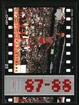 Michael Jordan 1998 Upper Deck Michael Jordan Living Legend #24
