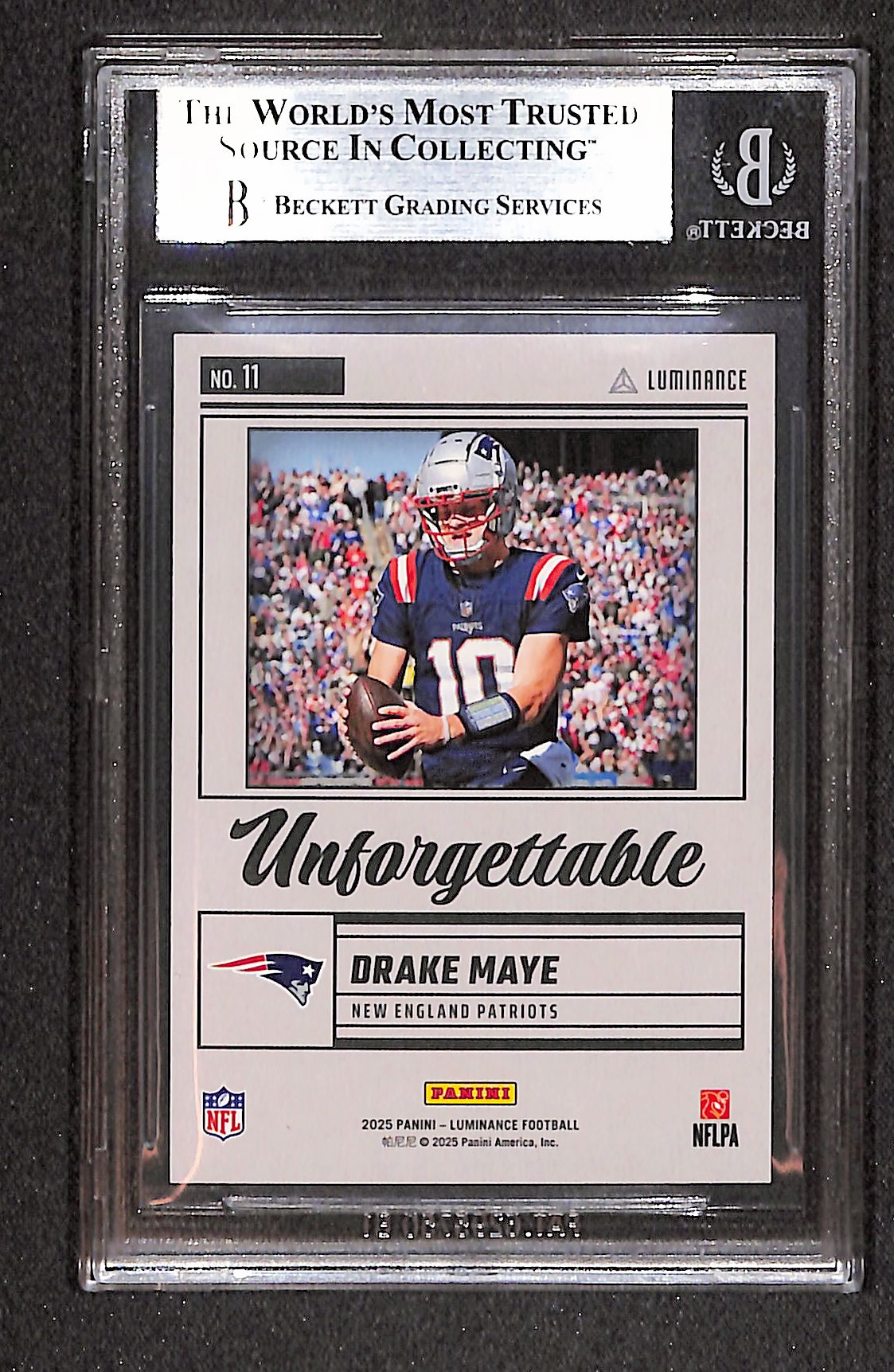 Drake Maye 2025 Panini Luminance Unforgettable Green #11 #/10 BGS 9.0