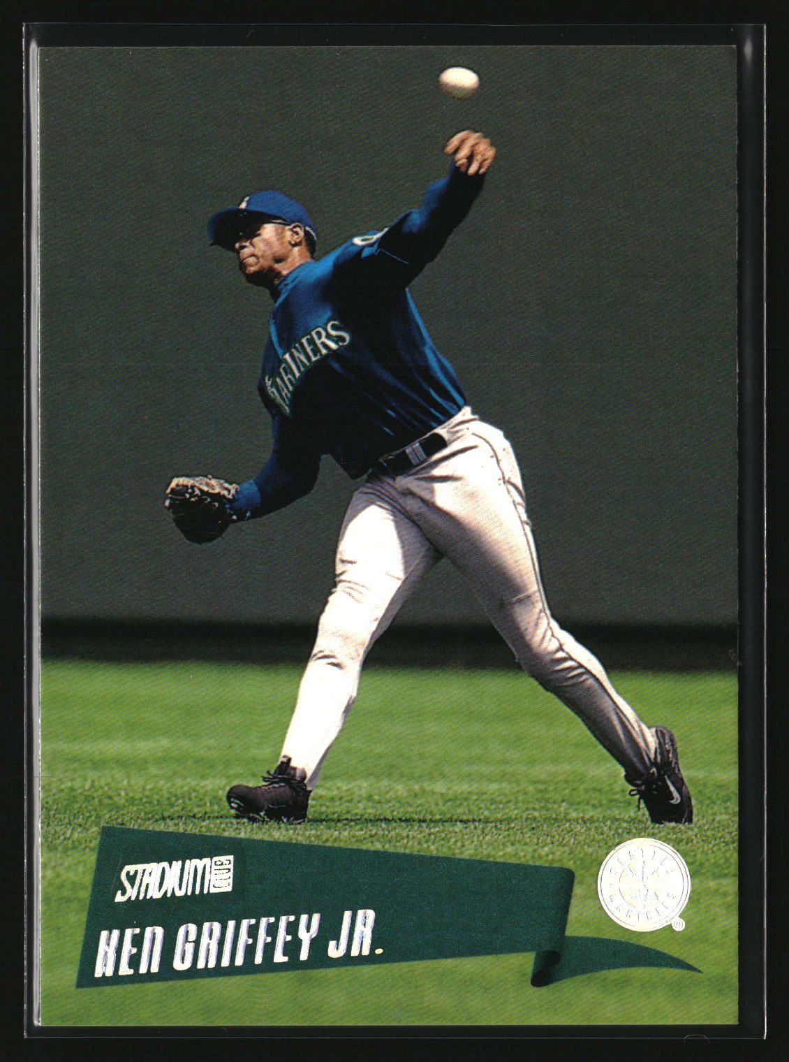 Ken Griffey Jr. 2000 Stadium Club #100