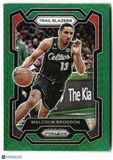 Malcolm Brogdon 2023-24 Panini Prizm Prizms Green #10
